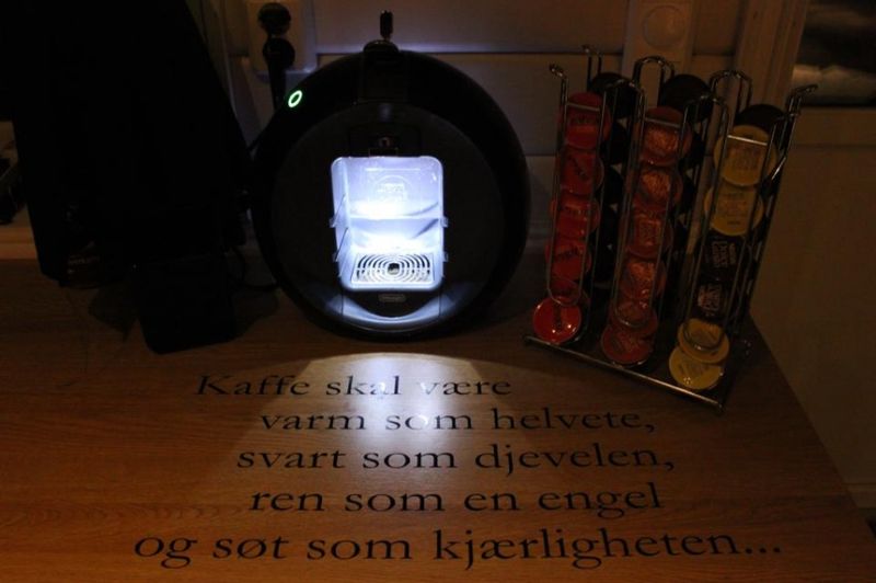 Kaffe skal være