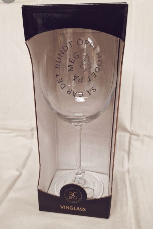 Vinglass Så går det rundt oppi... h:23cm